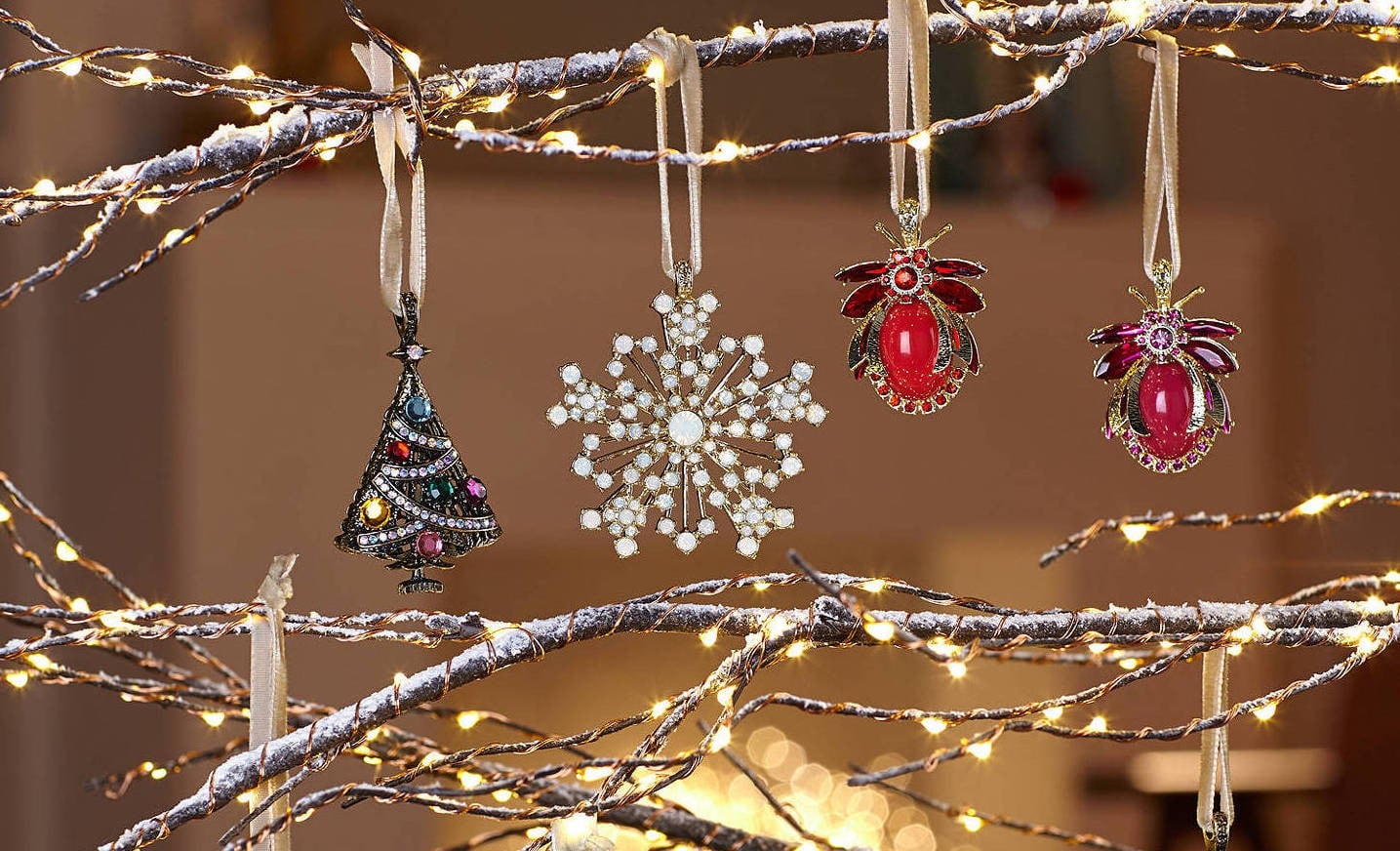 The most beautiful ornaments for a luxurious Christmas tree | Imagicasa